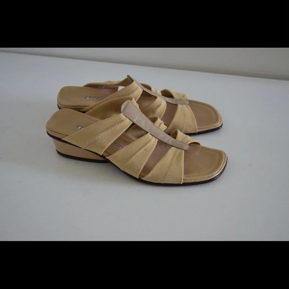 Donald J. Pliner sandals - Picture 1 of 4